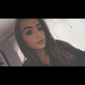 Meet your Posher, Liz